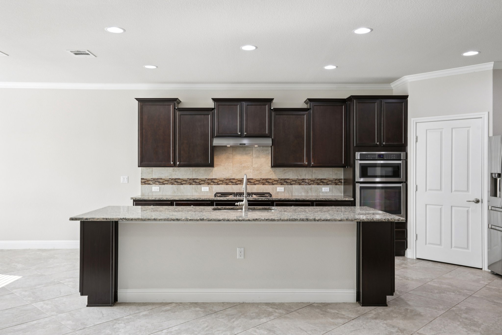 507 Davis Mountain Circle Georgetown, TX 78633 - Photo 9 of 40