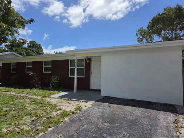 $3,500 | 3818 Everglades Road, Cabana Colony, FL 33410