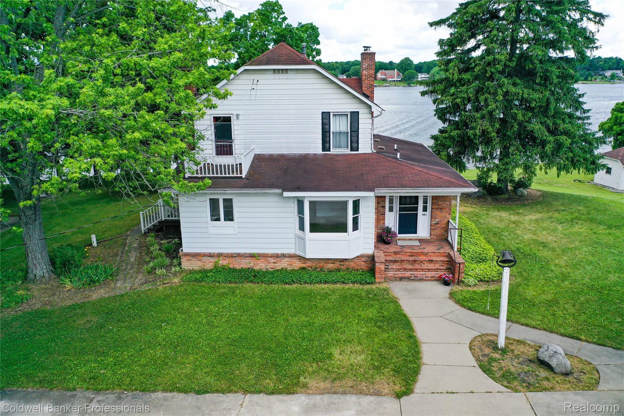801 Maxfield Lake Road Brighton, MI 48114 - Photo 1 of 65 Welcome Home!