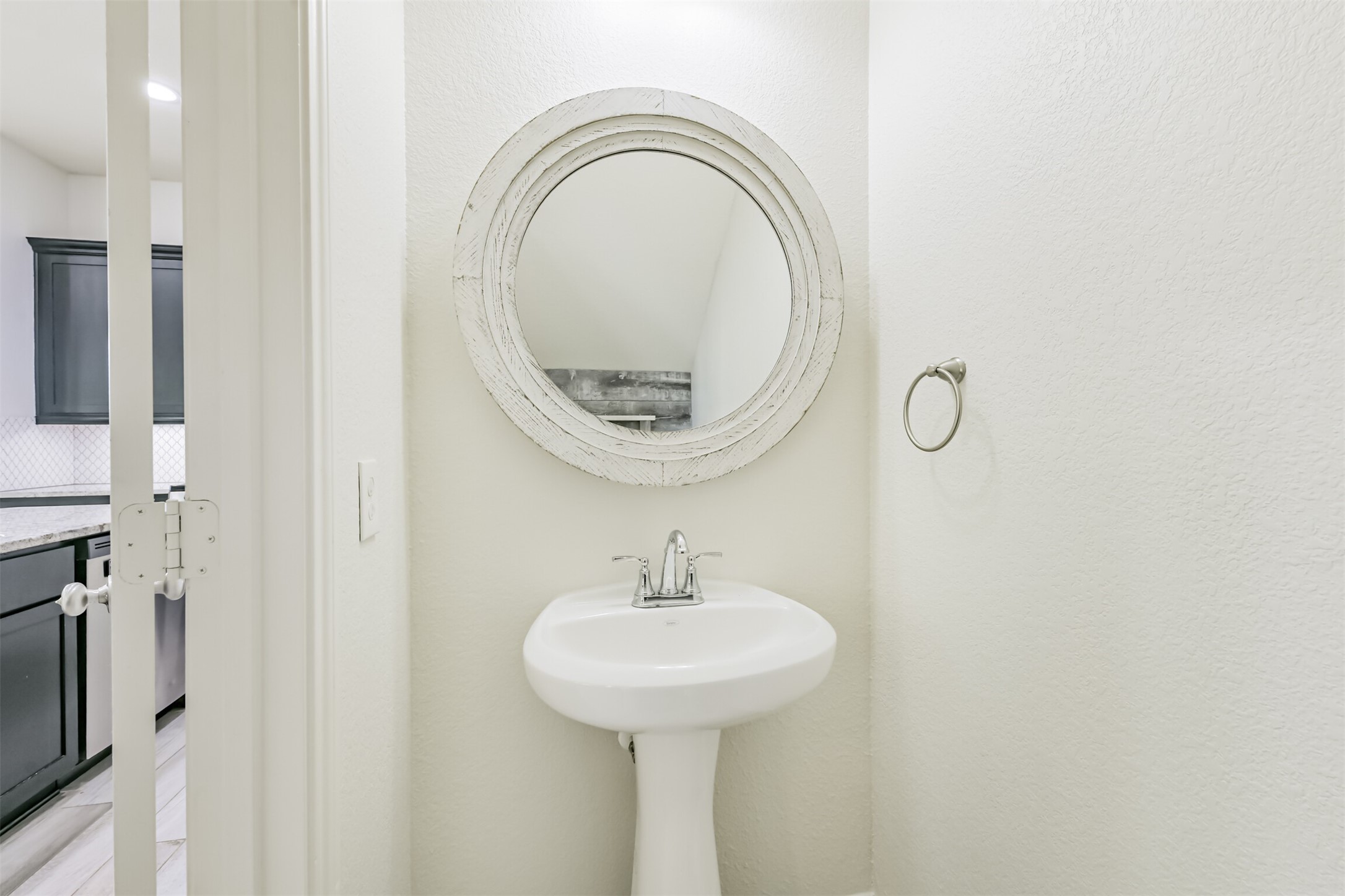 327 Biltmore Loop Montgomery, TX 77316 - Photo 16 of 34