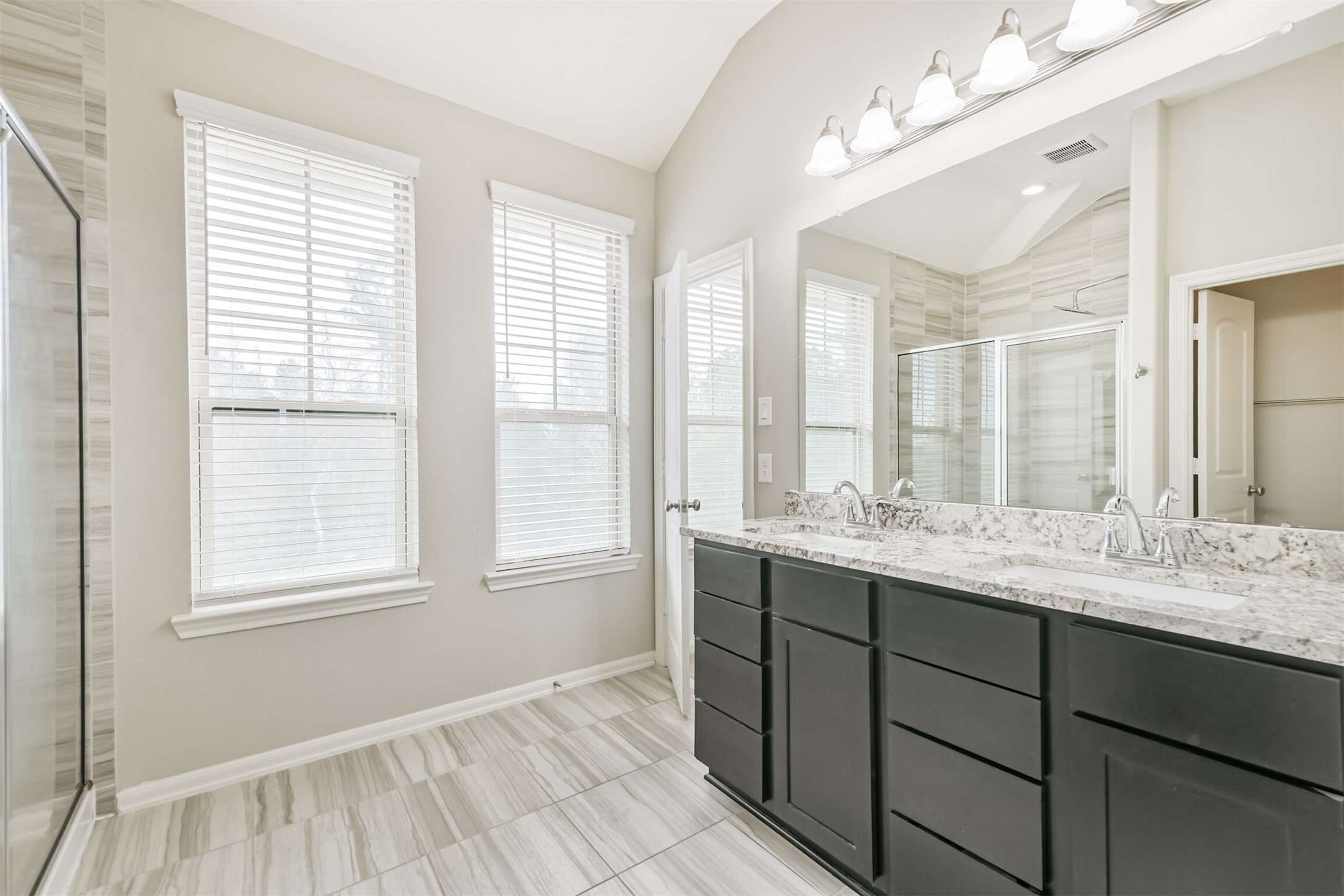 327 Biltmore Loop Montgomery, TX 77316 - Photo 29 of 34