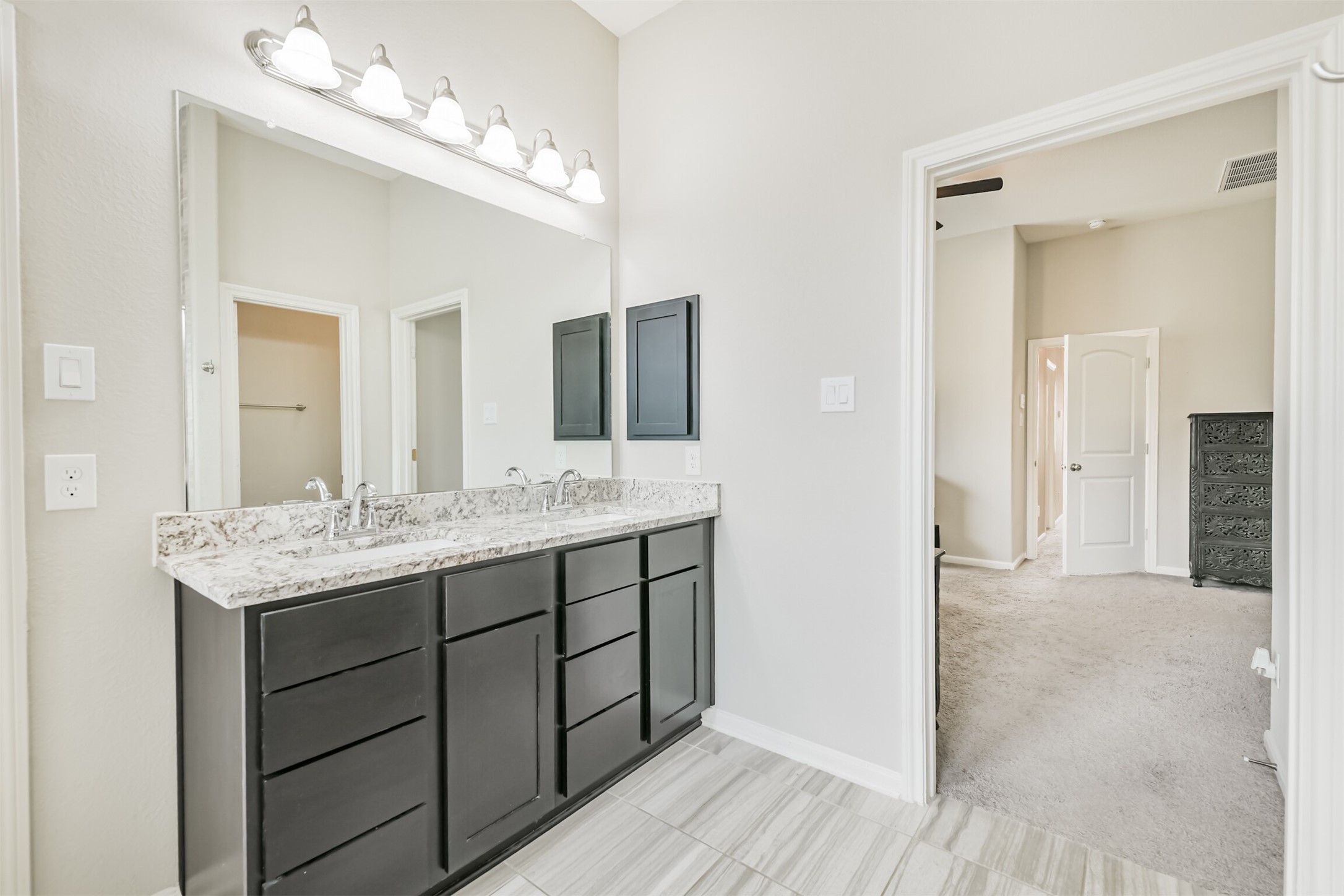 327 Biltmore Loop Montgomery, TX 77316 - Photo 30 of 34