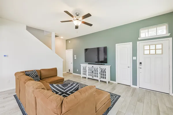 $258,999 | 327 Biltmore Loop, Montgomery, TX 77316