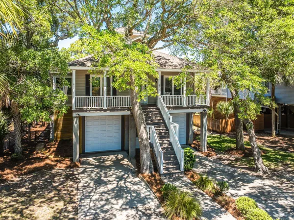 $1,800,000 | 406 West Cooper Avenue, Folly Beach, SC 29439