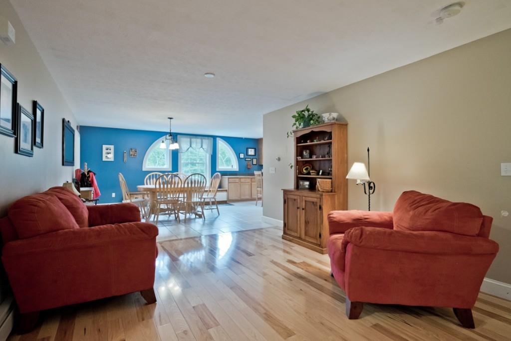 37 Old Alfred Road Arundel, ME 04046 - Photo 7 of 33 Living room
