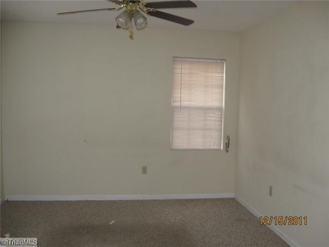 3216 Wellingford Street High Point, NC 27265 - Photo 6 of 15 Exterior Front. Living Room