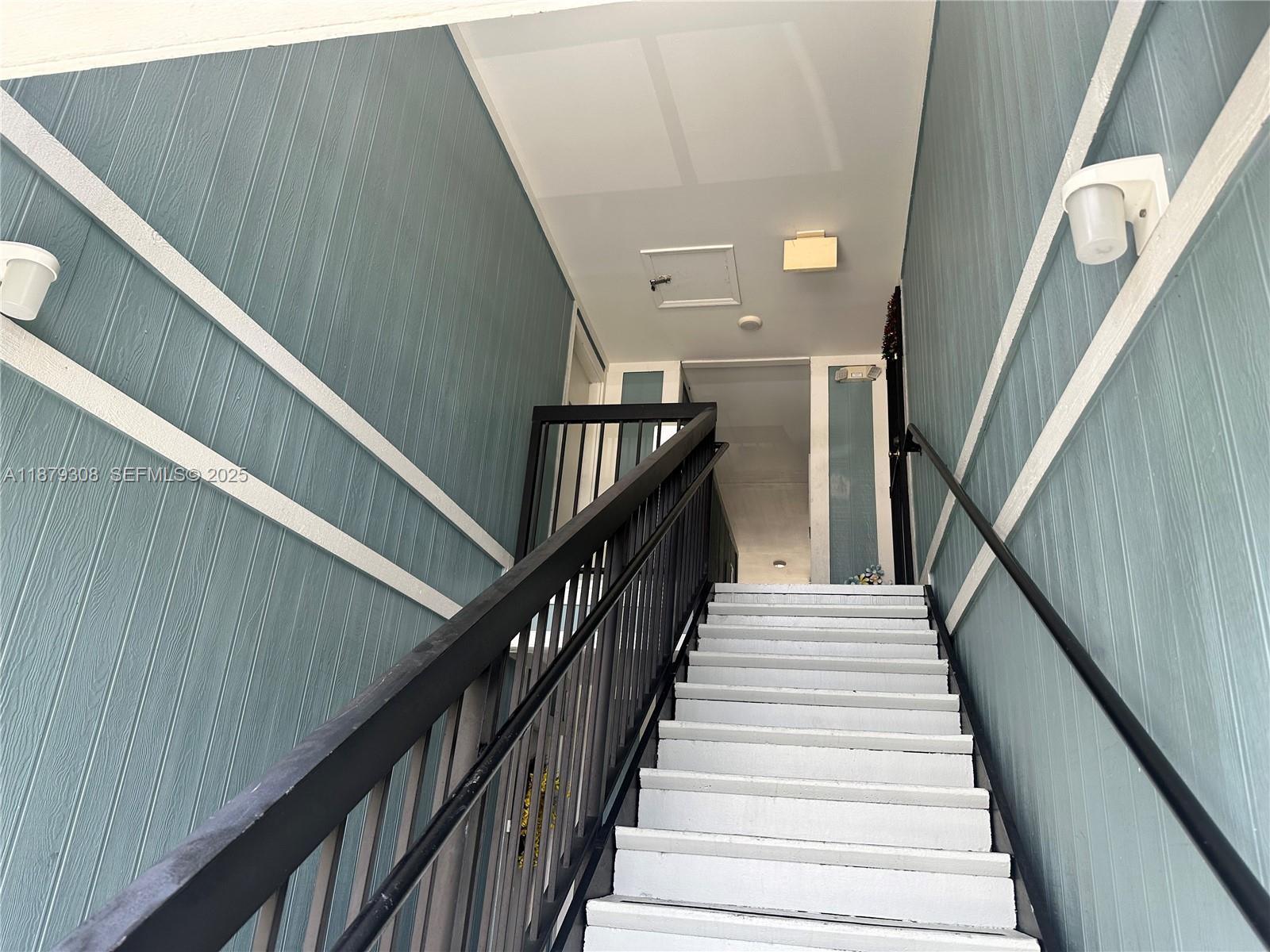 19700 Southwest 103rd Court, Unit 201 Cutler Bay, FL 33157 - Photo 4 of 21 a view of entryway