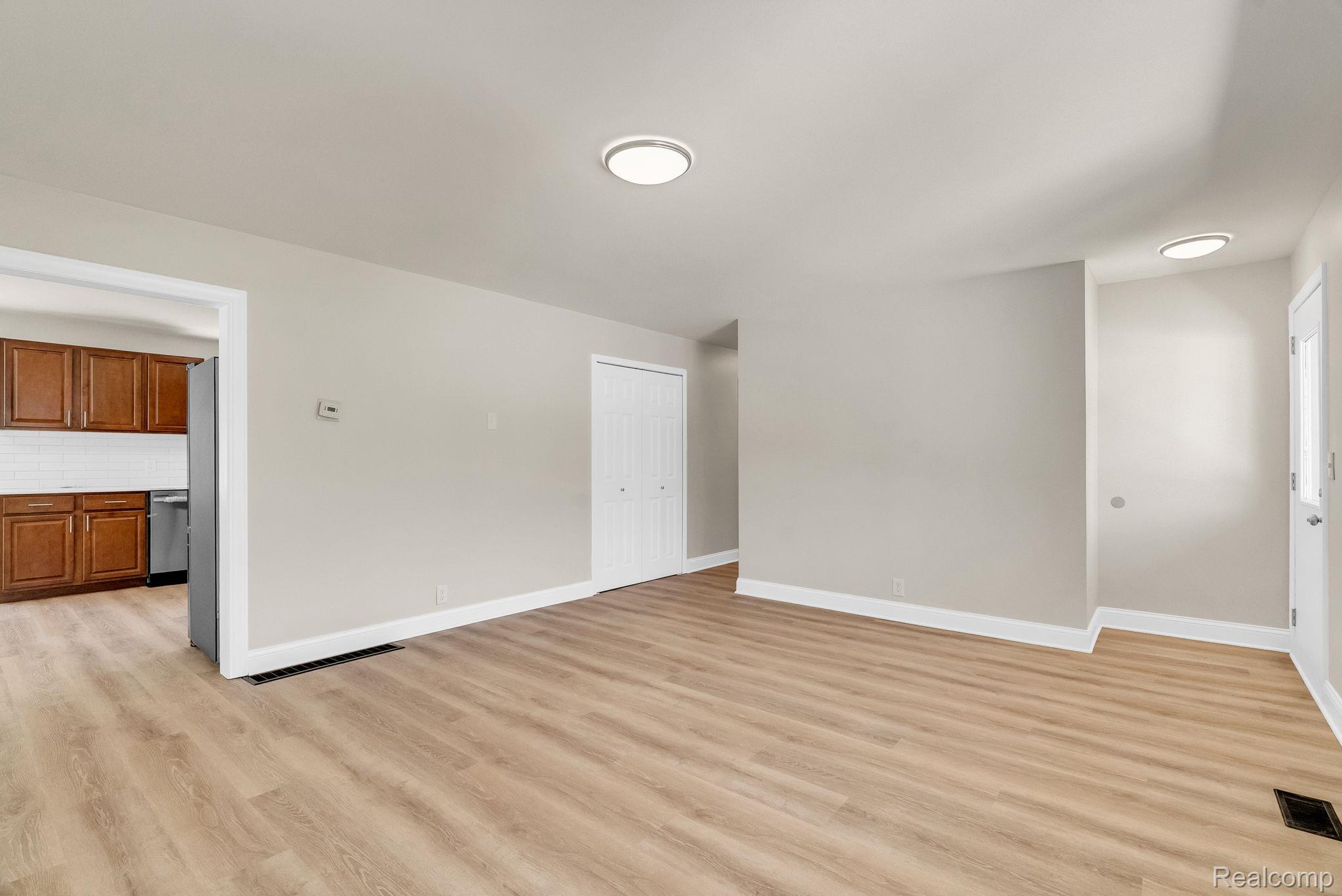 4046 State Road Fort Gratiot, MI 48059 - Photo 8 of 38 8-web-or-mls-DSC08974.jpg