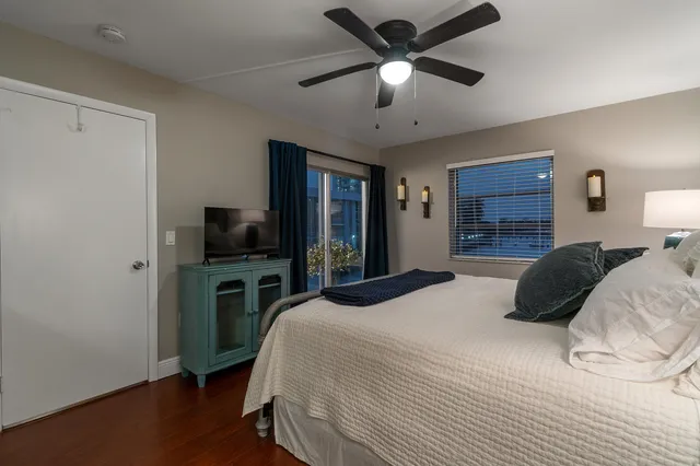 $275,000 | 410 Wilma Circle, Unit 203, Riviera Beach, FL 33404