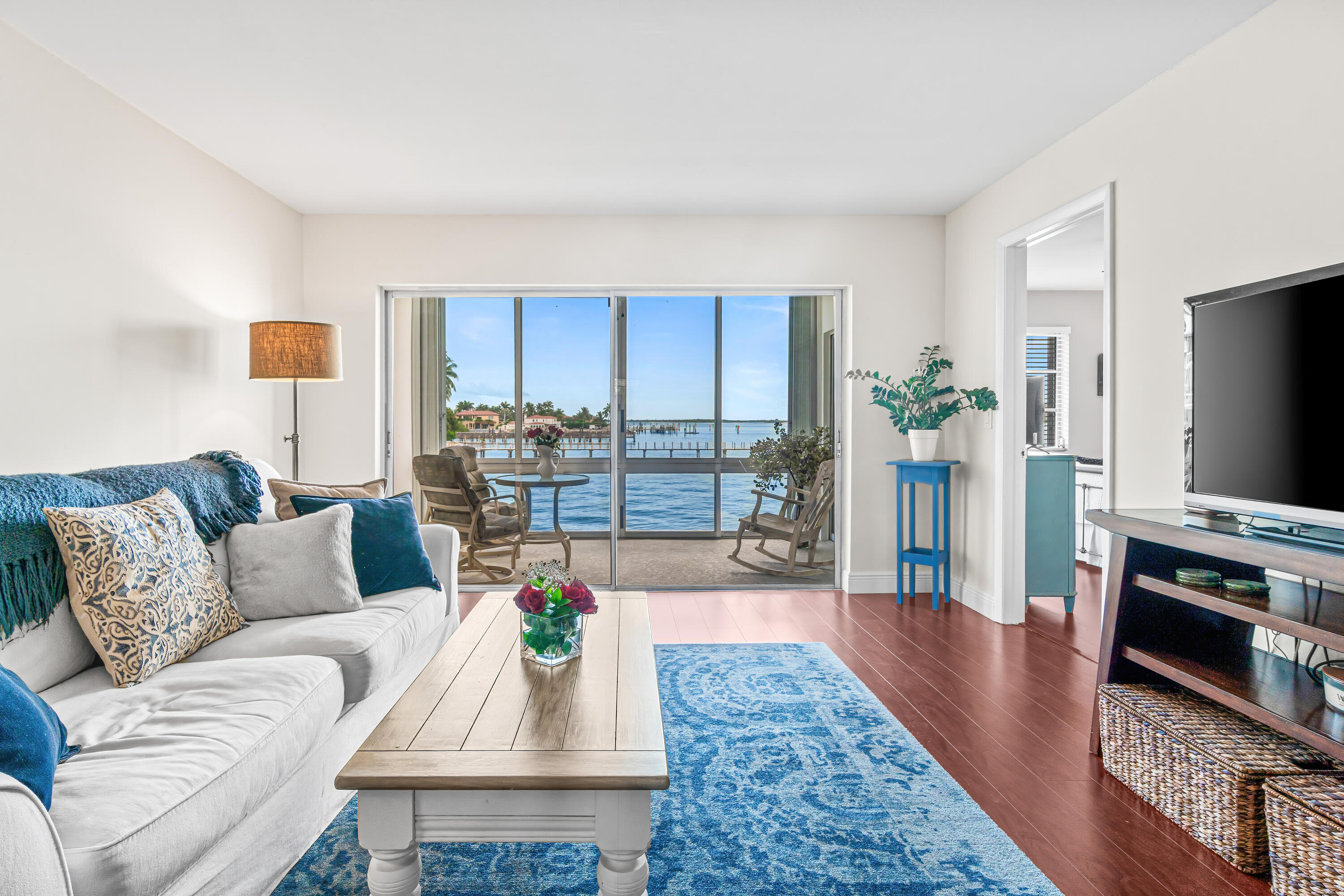 410 Wilma Circle, Unit 203 Riviera Beach, FL 33404 - Photo 6 of 36 010-410WilmaCircle-203-RivieraBeach-FL-3