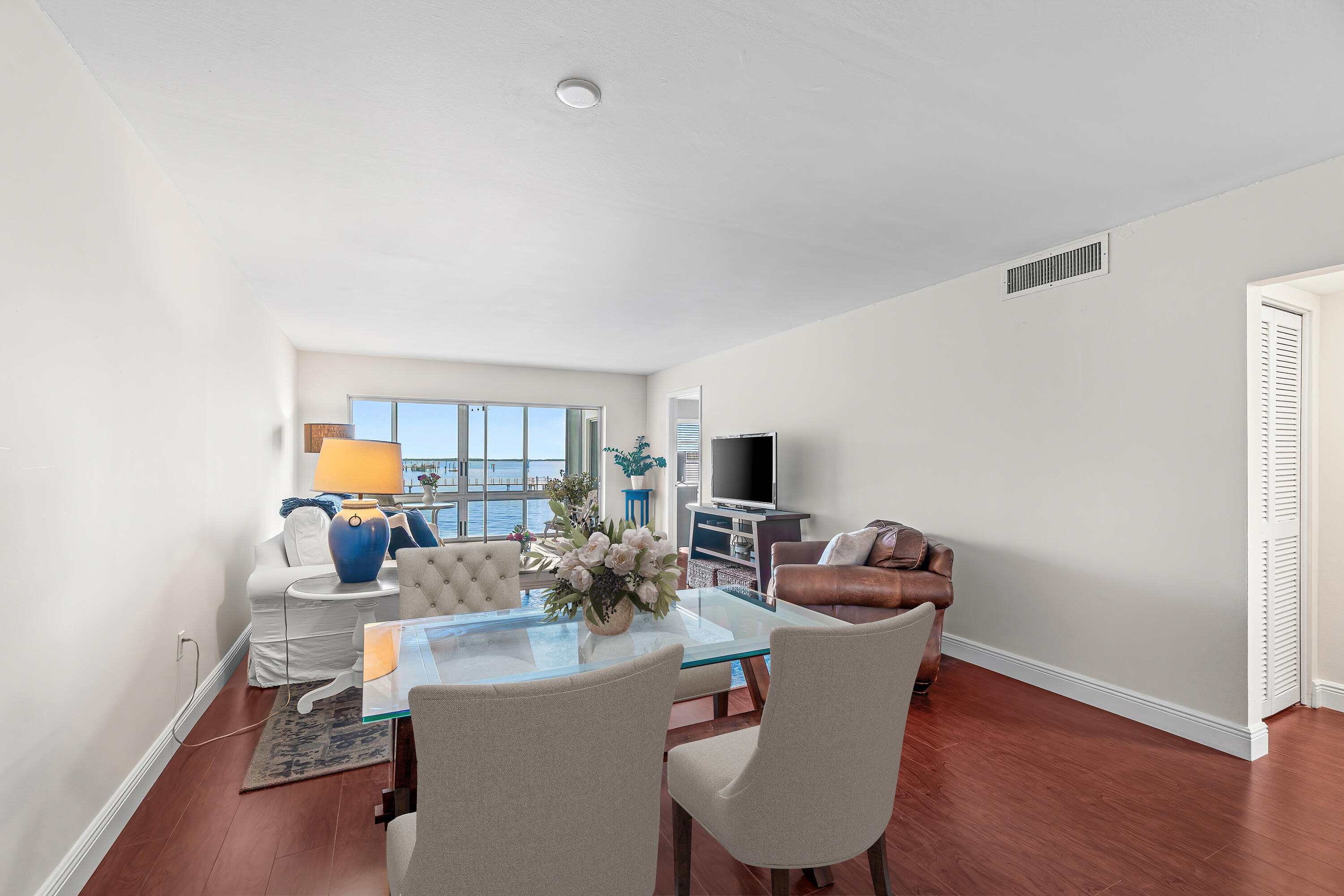 410 Wilma Circle, Unit 203 Riviera Beach, FL 33404 - Photo 7 of 36 045-410WilmaCircle-RivieraBeach-FL-33404