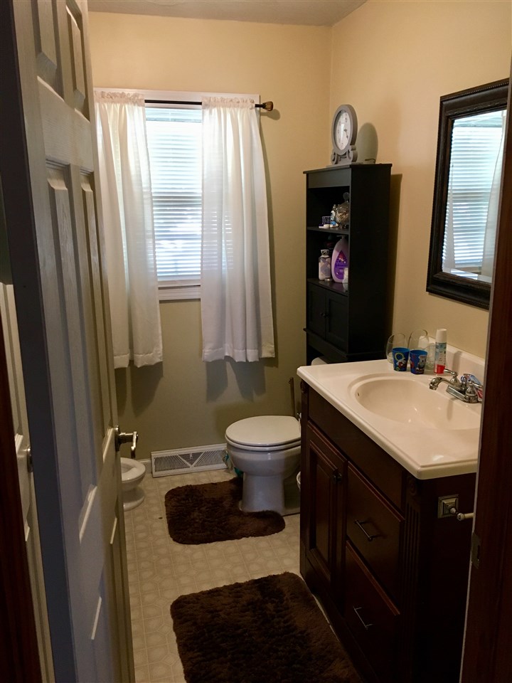 150 Island Ford Road Inman, SC 29349 - Photo 6 of 12 Bath