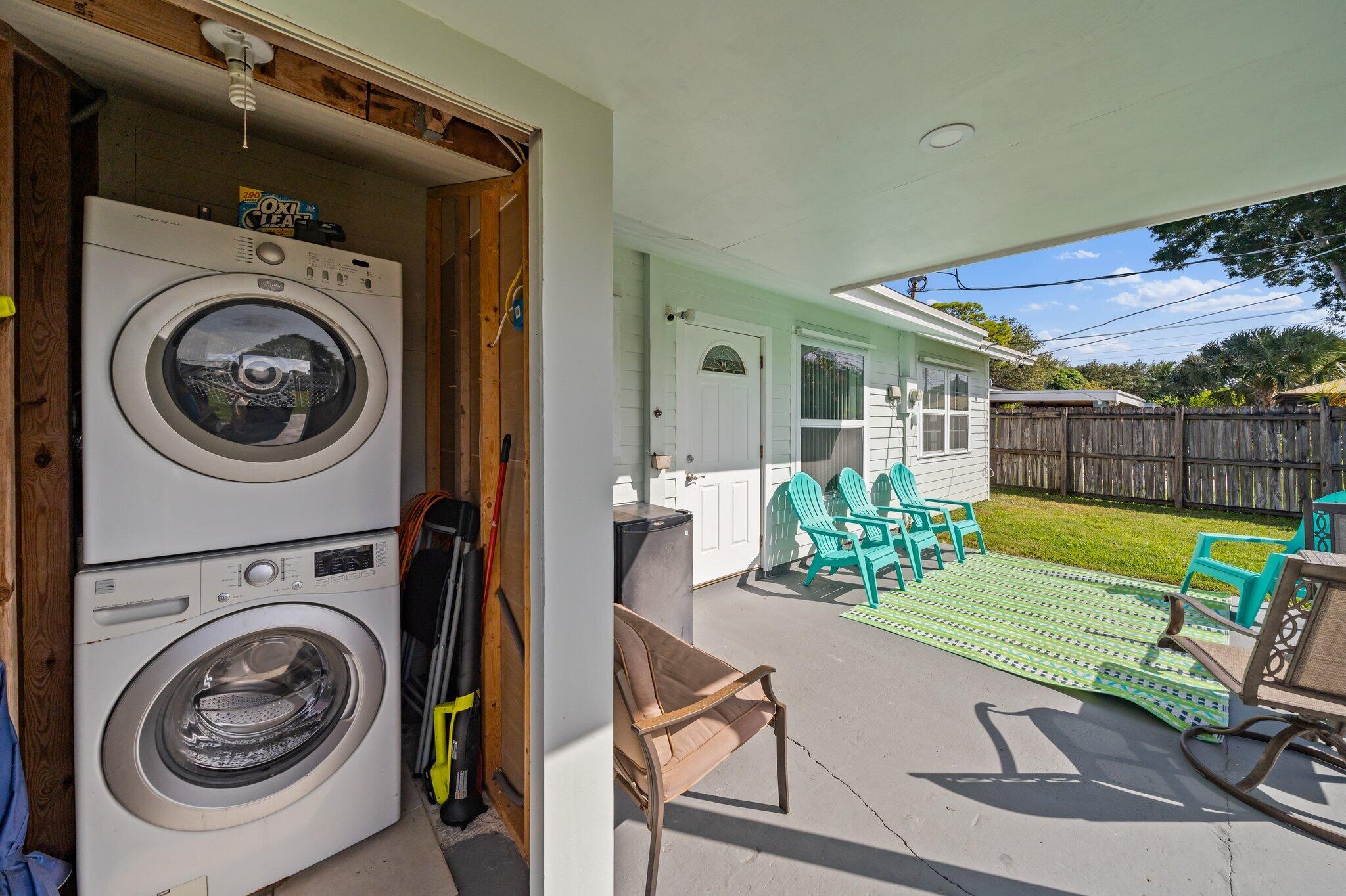 5810 Tucker Road Jupiter, FL 33458 - Photo 23 of 51 a view of a living room and dining room