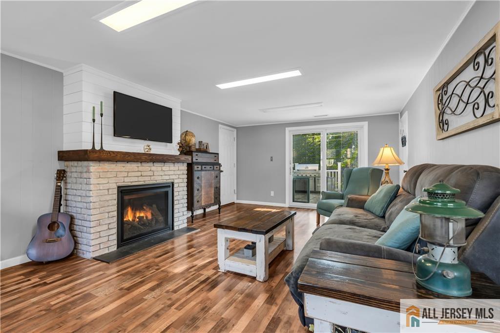 8 Smalley Road Edison, NJ 08817 - Photo 5 of 39