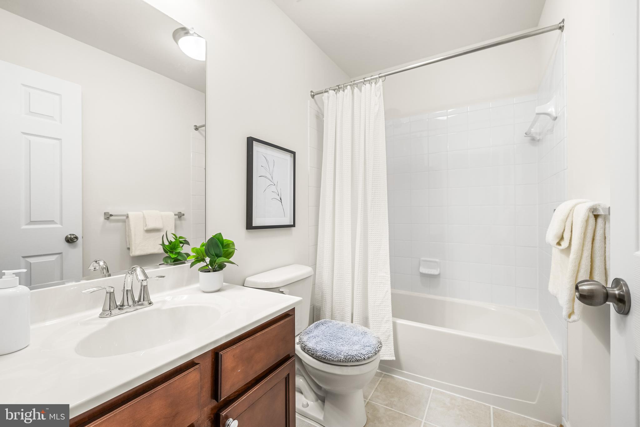 8888 Paddock Lane Baltimore, MD 21234 - Photo 42 of 67 Bathroom 3