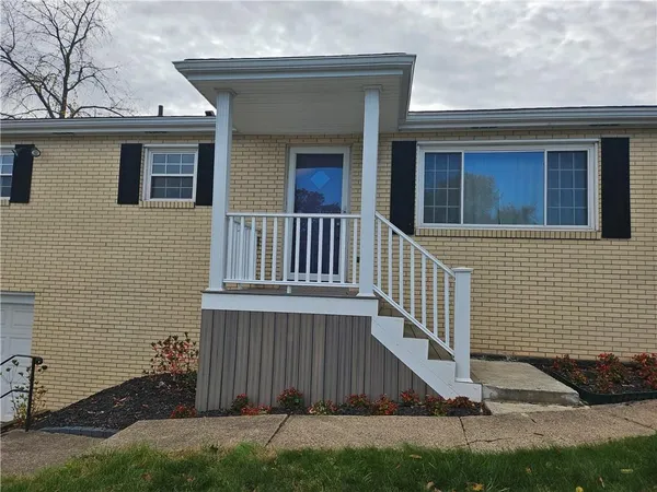 $212,500 | 124 Clover Drive, Monaca, PA 15061