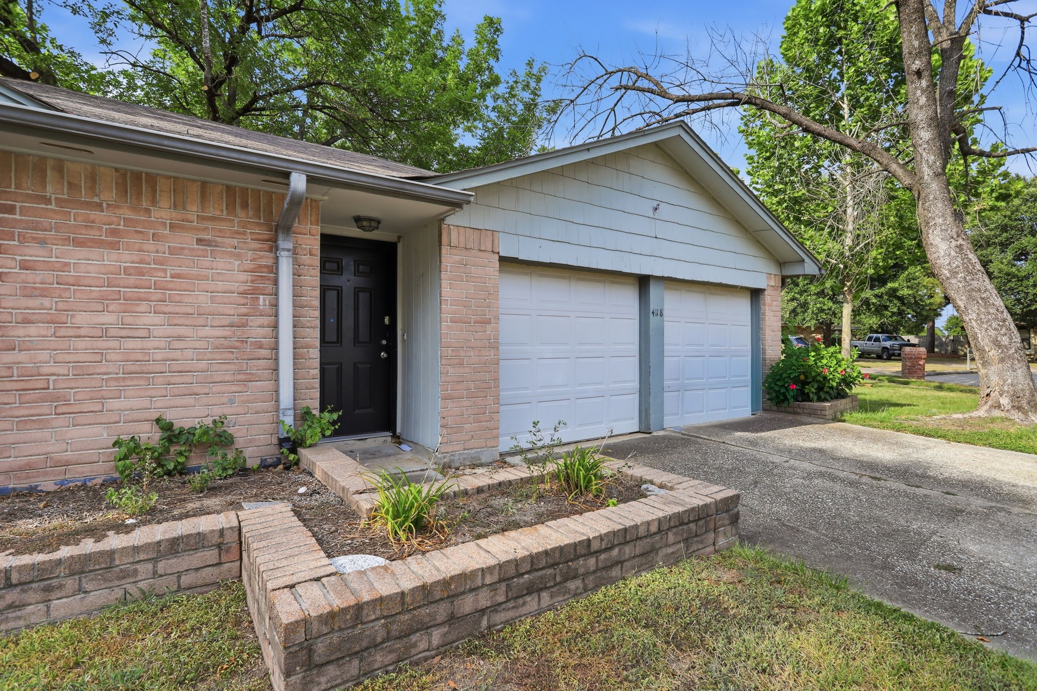 4118 Pinebridge Lane Spring, TX 77388 - Photo 4 of 37 Gallery Image 4
