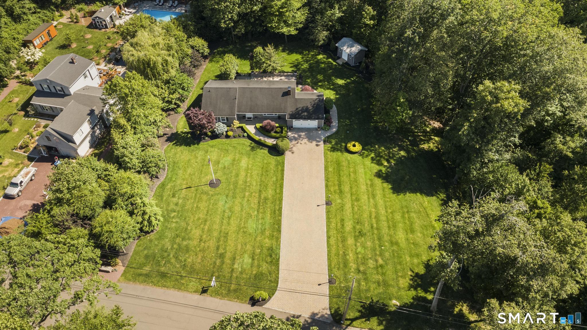 180 Tom Swamp Road Hamden, CT 06518 - Photo 3 of 40