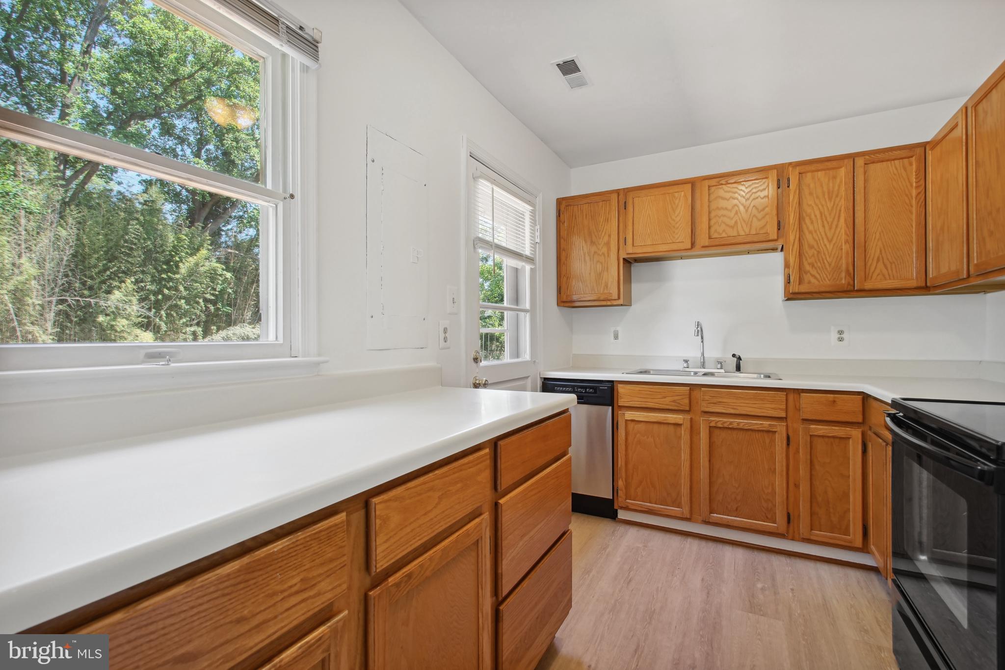 2023 Griffith Road Falls Church, VA 22043 - Photo 5 of 23 Kitchen with access to back patio