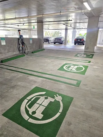 $3,231 | 4400 Sunrise Boulevard, Unit T1, Plantation, FL 33317