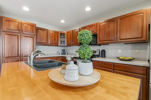 $600,000 | N807 Waubunsee Trail, Unit 3, Fort Atkinson, WI 53538