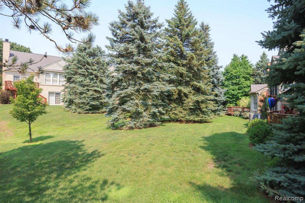 1114 Rock Valley Drive Rochester, MI 48307 - Photo 31 of 35 Gallery Image 31