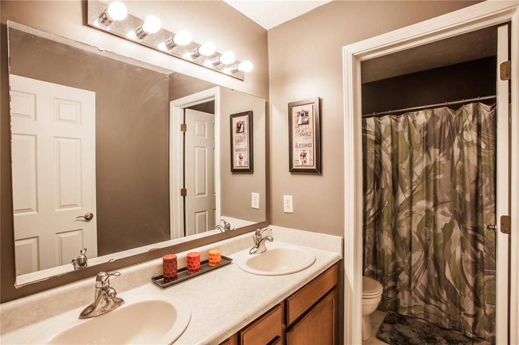 12406 Schoolhouse Road Fishers, IN 46037 - Photo 16 of 26 Gallery Image 16