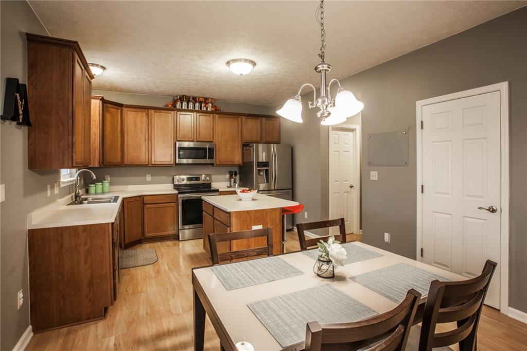 12406 Schoolhouse Road Fishers, IN 46037 - Photo 4 of 26 Gallery Image 4
