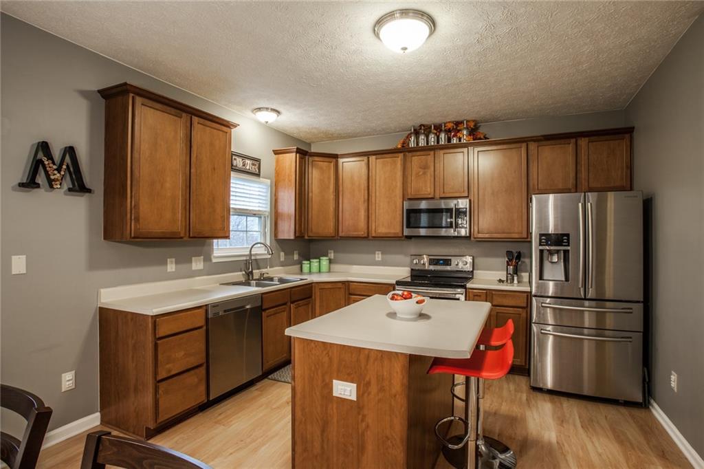 12406 Schoolhouse Road Fishers, IN 46037 - Photo 5 of 26 Gallery Image 5