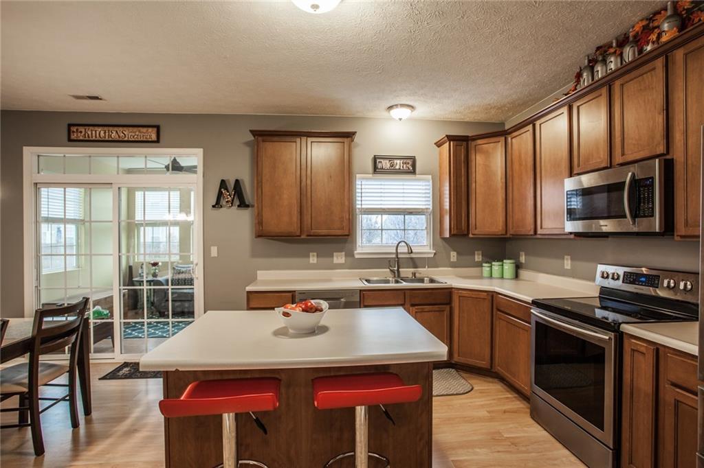 12406 Schoolhouse Road Fishers, IN 46037 - Photo 6 of 26 Gallery Image 6
