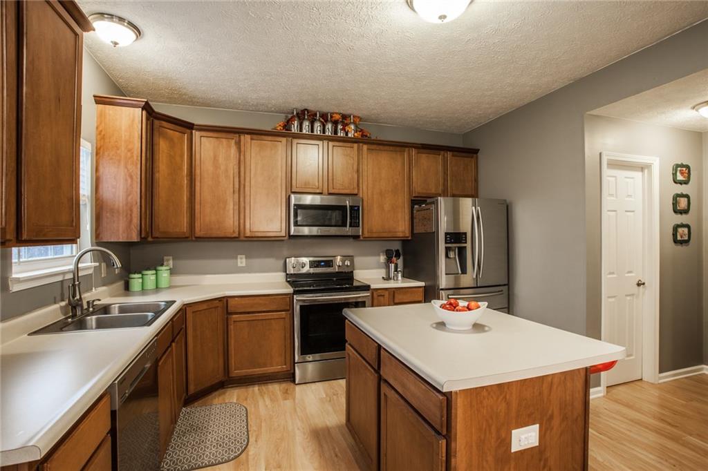 12406 Schoolhouse Road Fishers, IN 46037 - Photo 7 of 26 Gallery Image 7