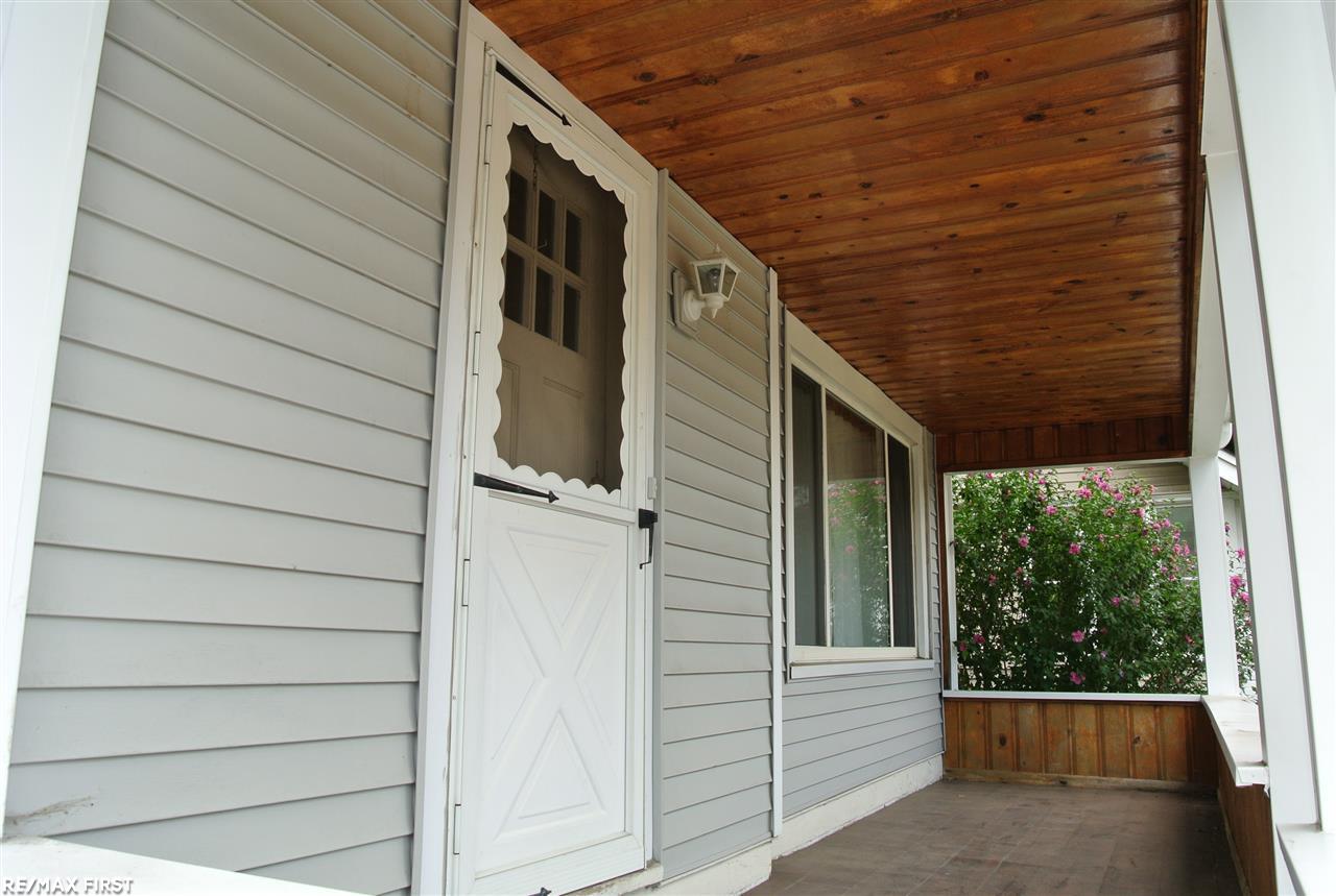 685 Columbia Road Berkley, MI 48072 - Photo 10 of 42 31299754-9.JPG
