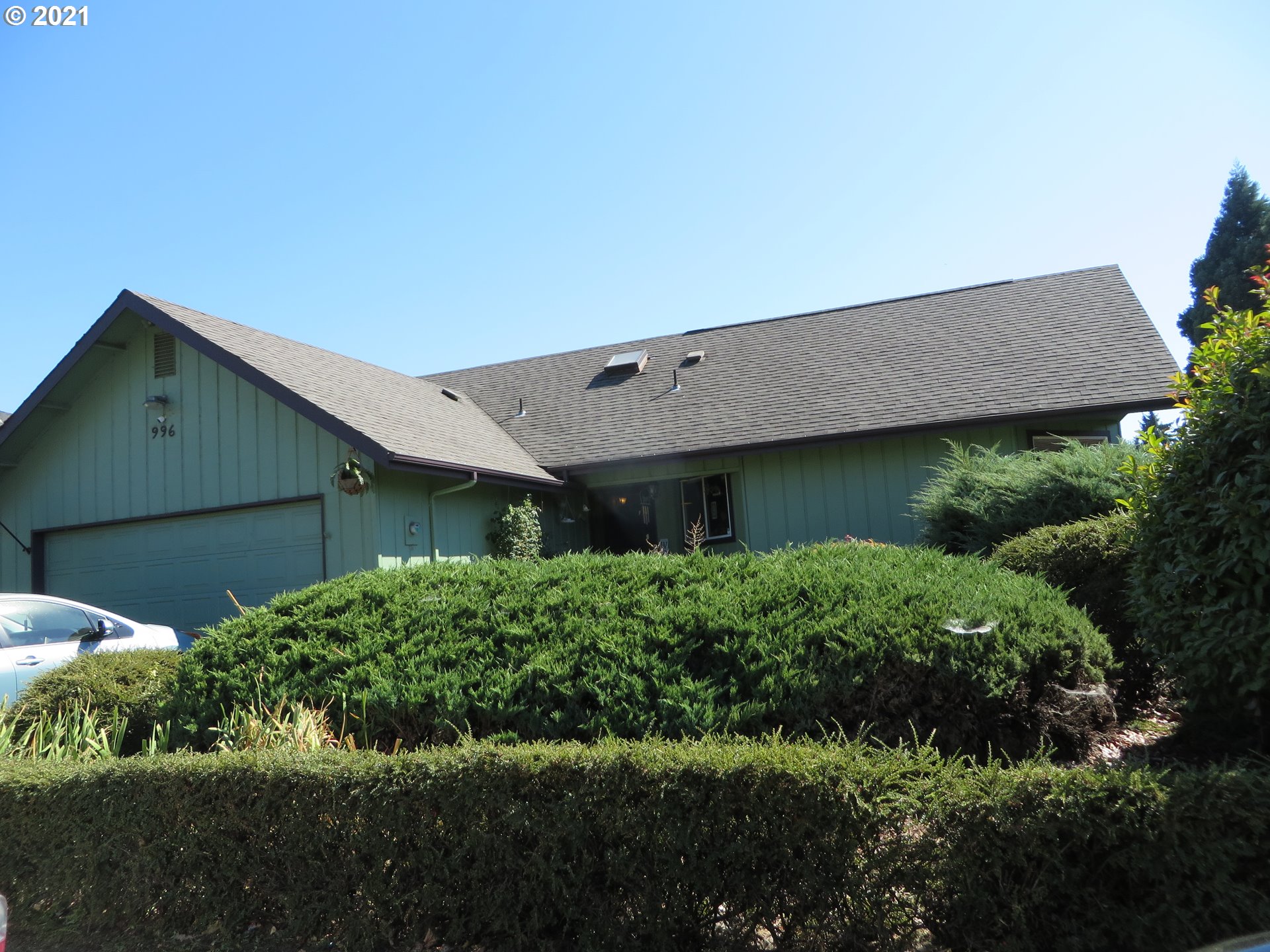 996 Berntzen Road Eugene, OR 97402 - Photo 3 of 31 Gallery Image 3