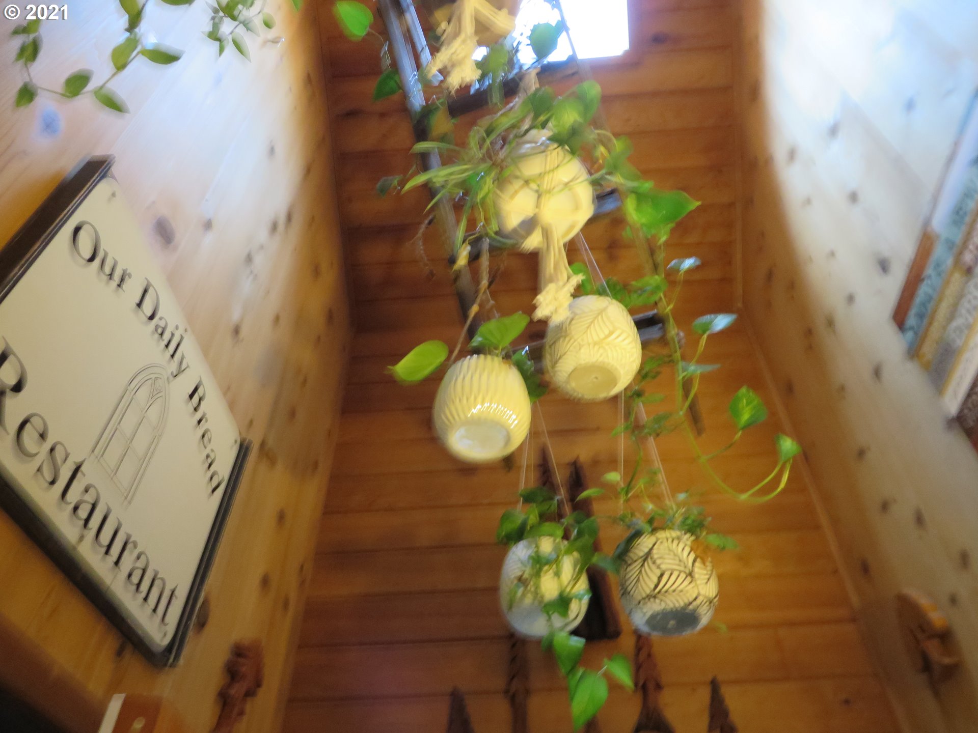 996 Berntzen Road Eugene, OR 97402 - Photo 6 of 31 Gallery Image 6