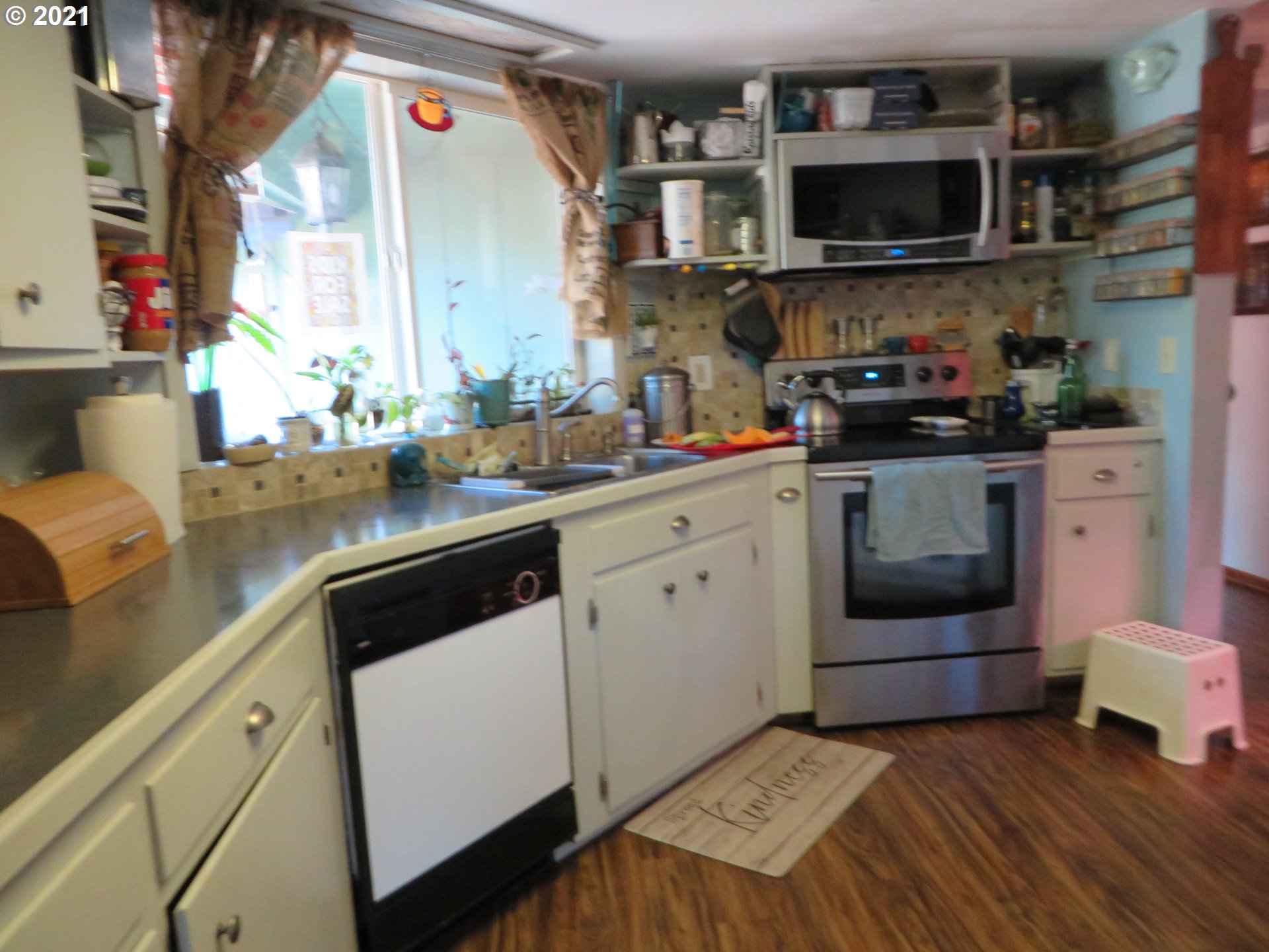 996 Berntzen Road Eugene, OR 97402 - Photo 10 of 31 Gallery Image 10