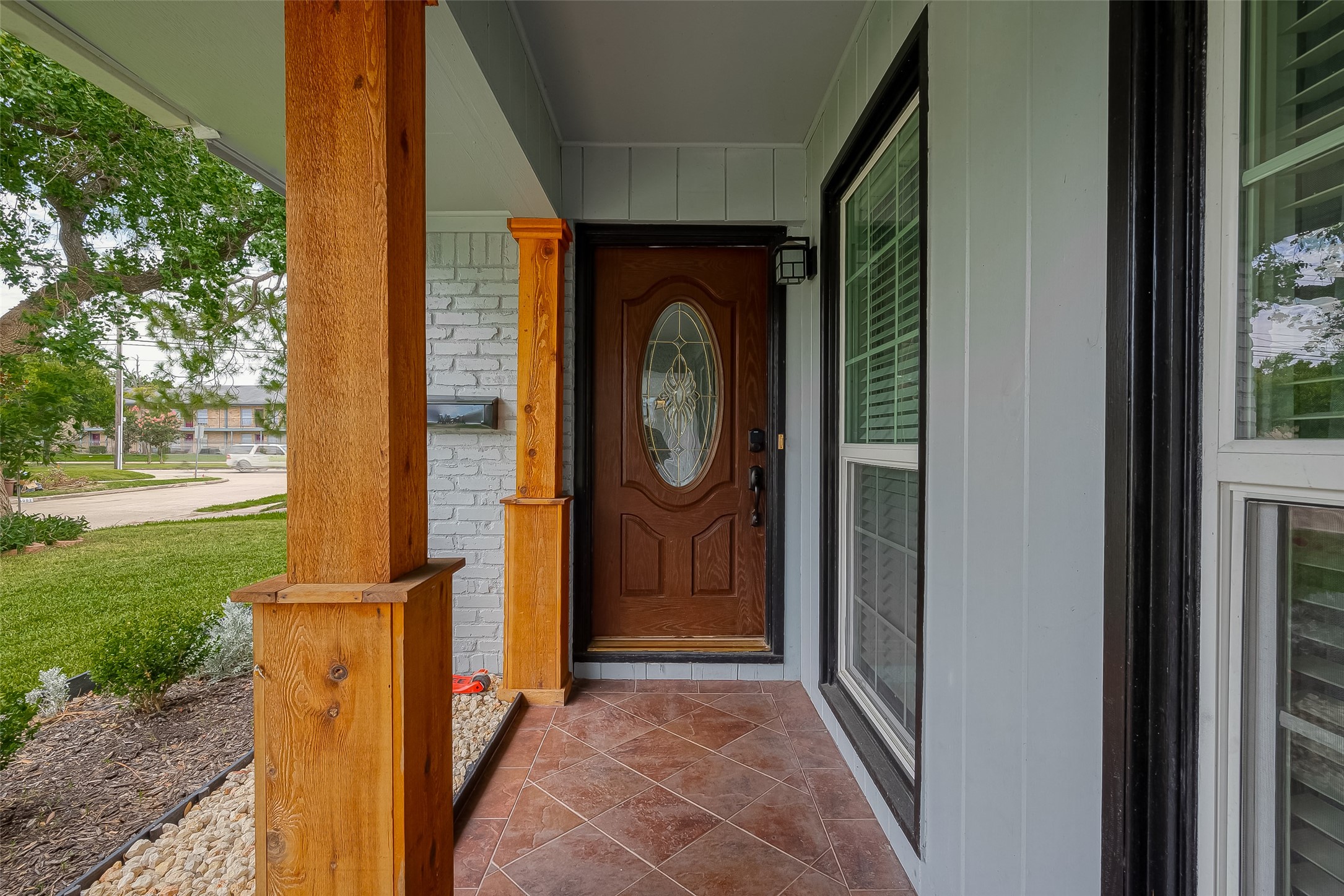4005 Omeara Drive Houston, TX 77025 - Photo 2 of 49 a front view of a house with garden