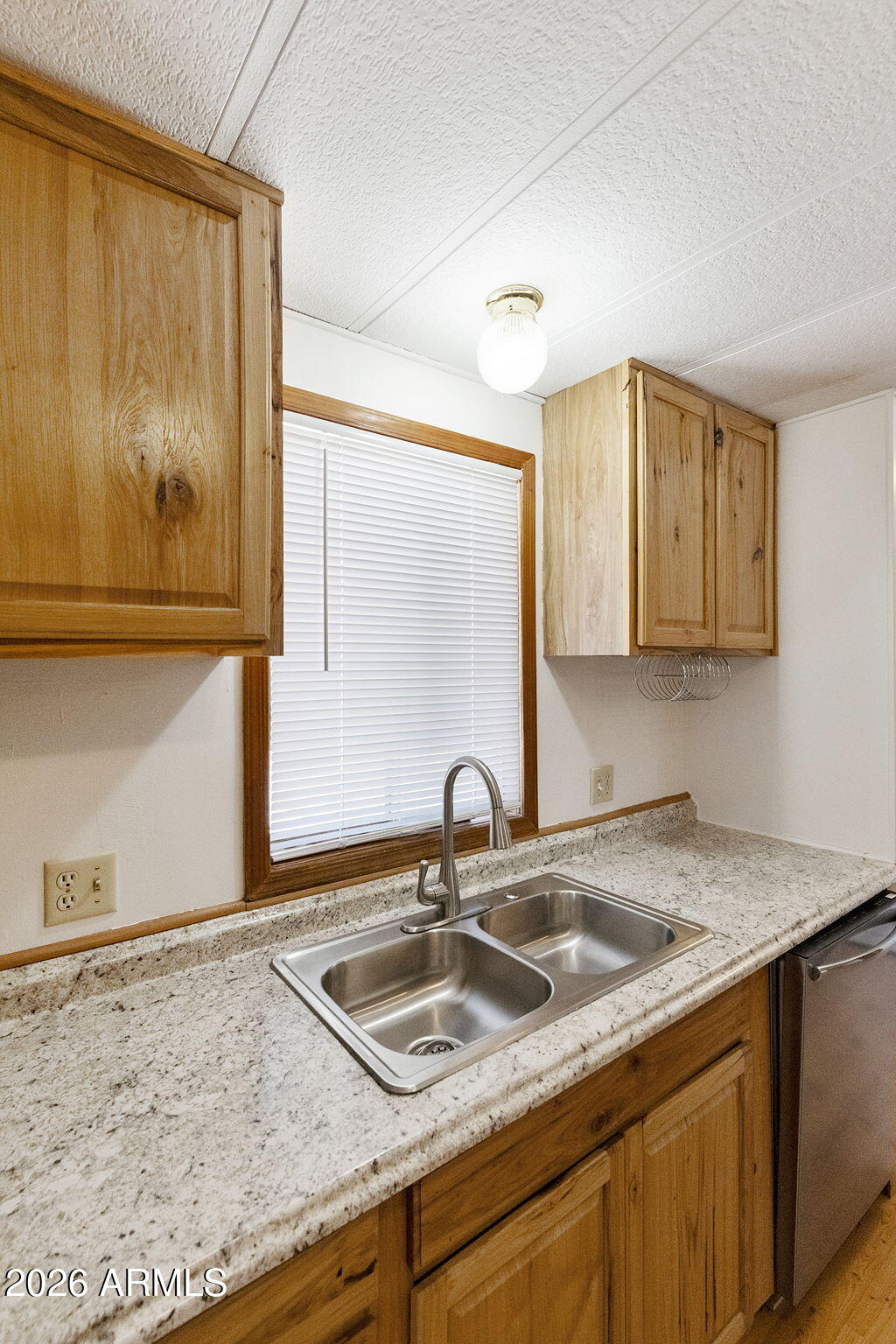 293 South Belaire Road Apache Junction, AZ 85119 - Photo 8 of 39 37-web-or-mls-DLB_7095 - Copy