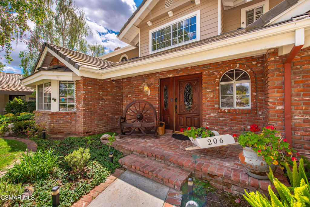 206 Rangely Court Simi Valley, CA 93065 - Photo 4 of 63 front view of a house