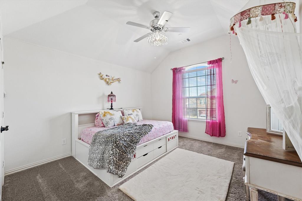 7720 Falcon Ridge Road Denton, TX 76208 - Photo 25 of 38 Secondary bedroom