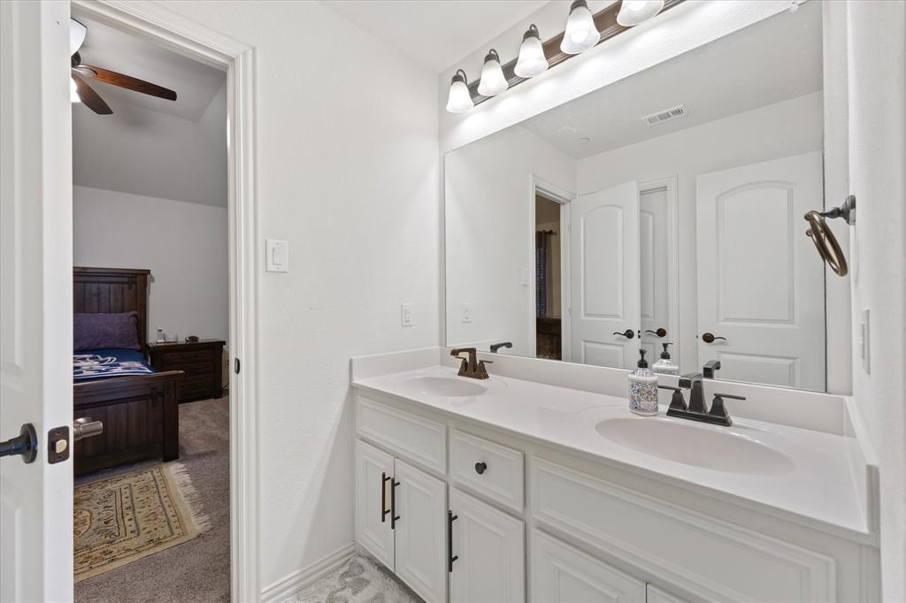 7720 Falcon Ridge Road Denton, TX 76208 - Photo 26 of 38 Secondary bathroom