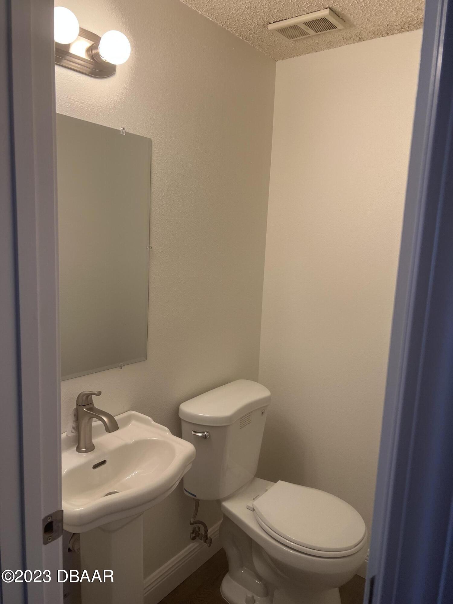 1601 Big Tree Road, Unit 403 South Daytona, FL 32119 - Photo 11 of 16 IMG-4396