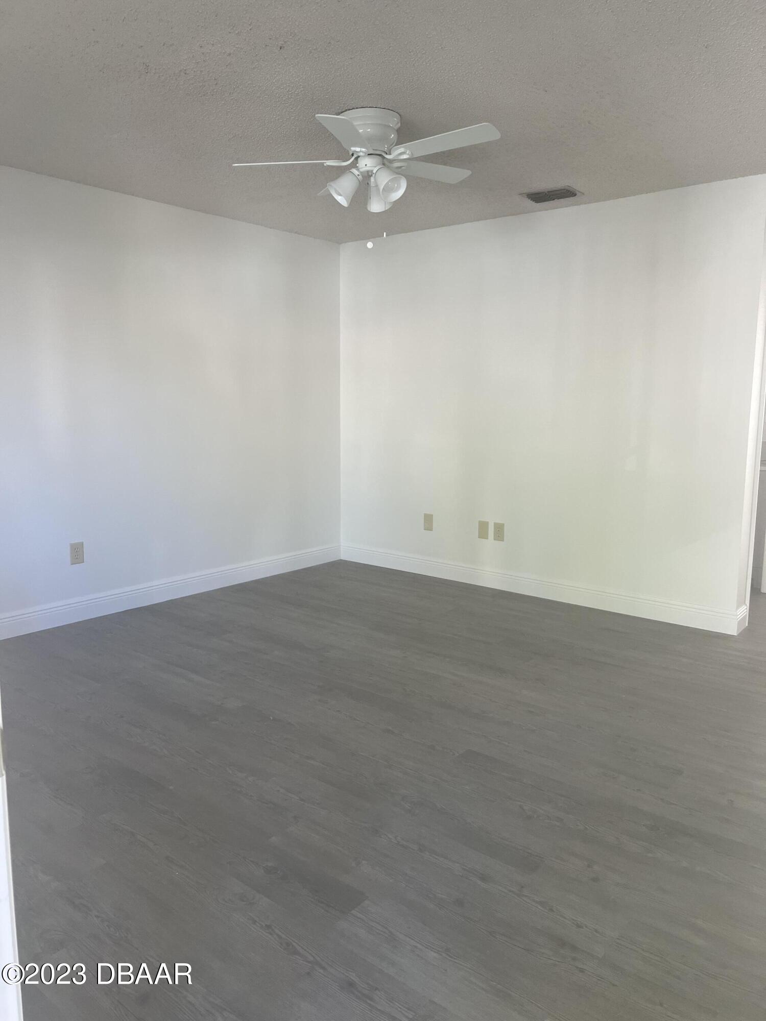 1601 Big Tree Road, Unit 403 South Daytona, FL 32119 - Photo 5 of 16 IMG-4400