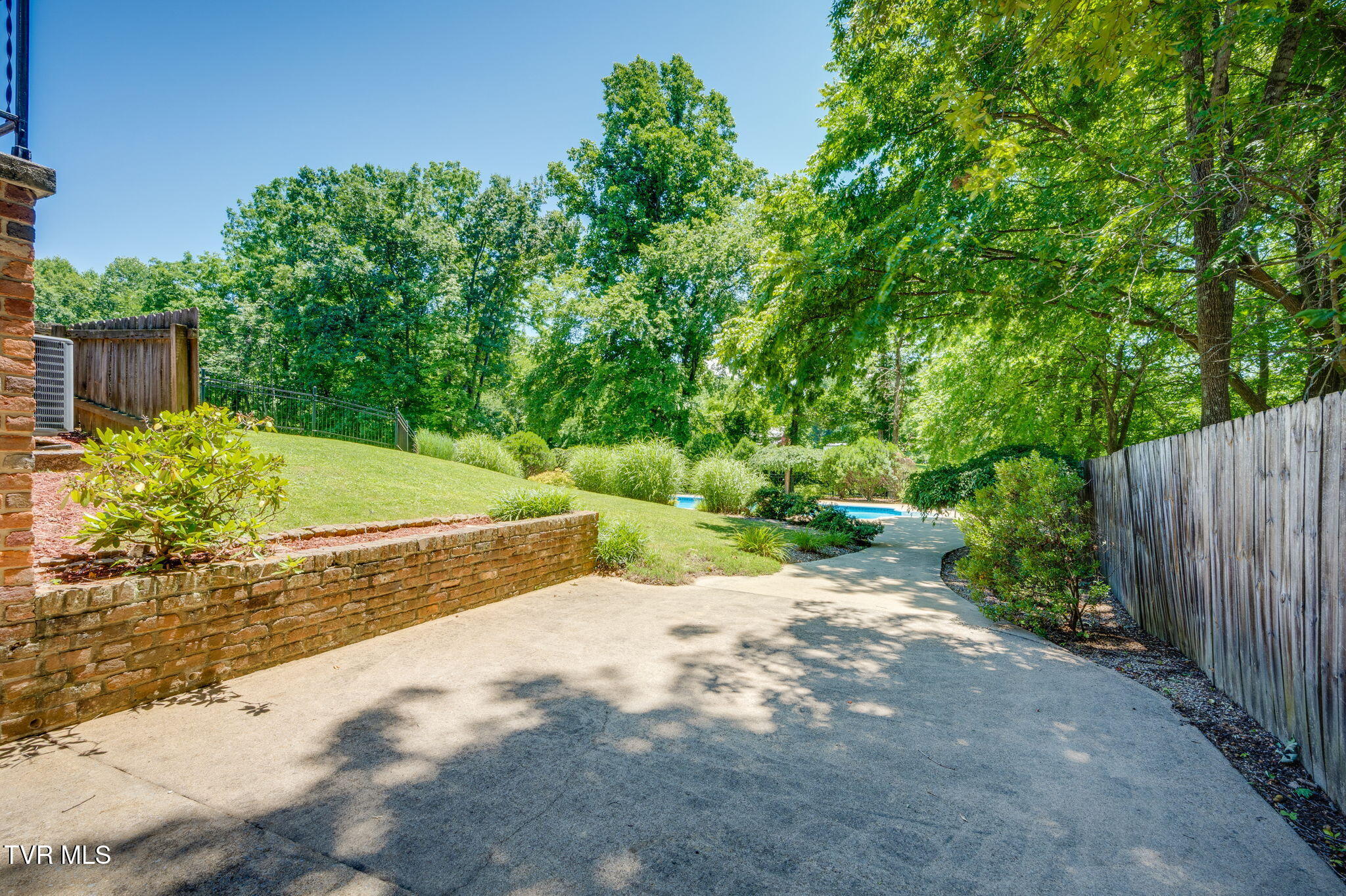 900 Jordan Road Elizabethton, TN 37643 - Photo 13 of 51 038