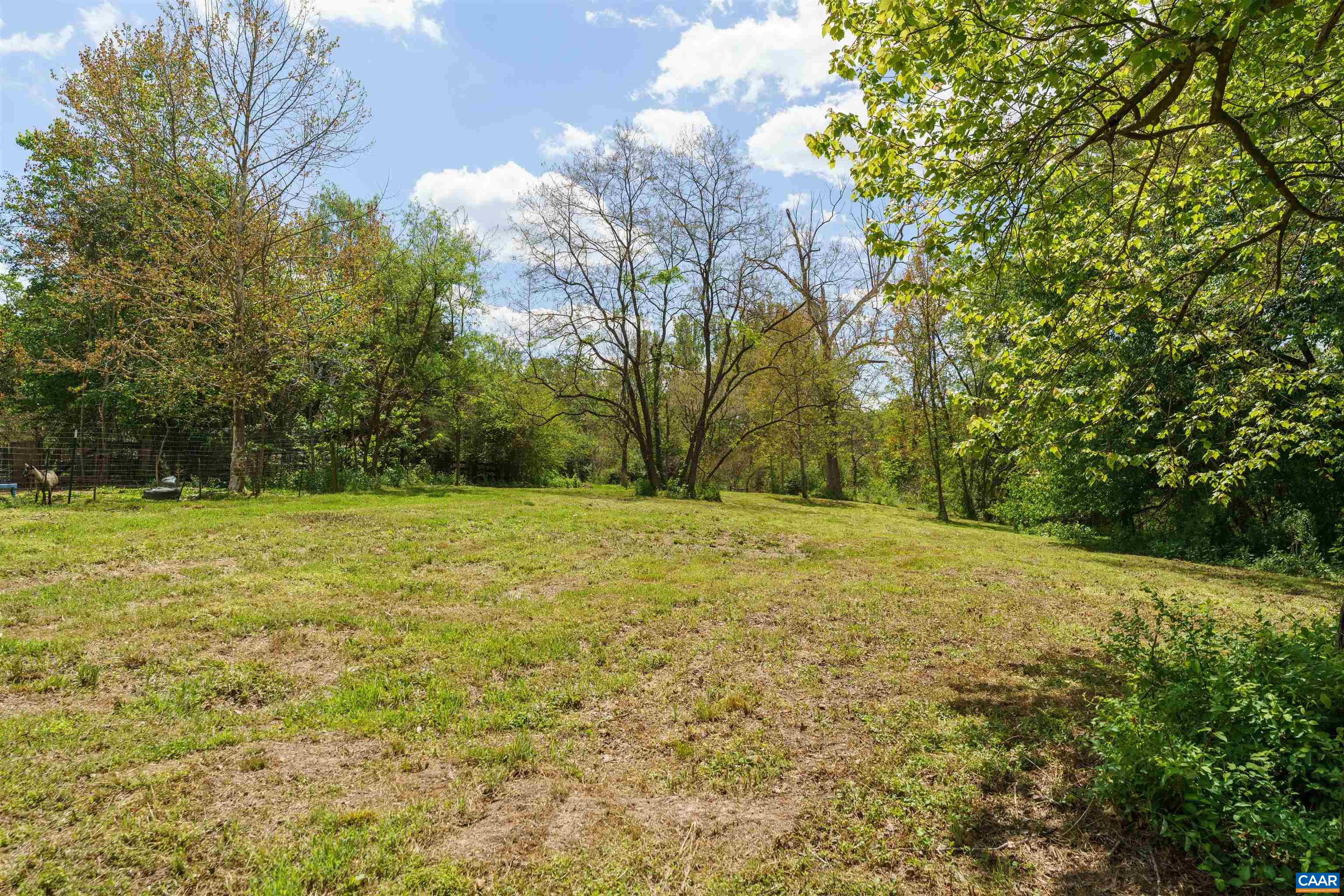 418 James River Road Scottsville, VA 24590 - Photo 44 of 61 a view of yard with green space