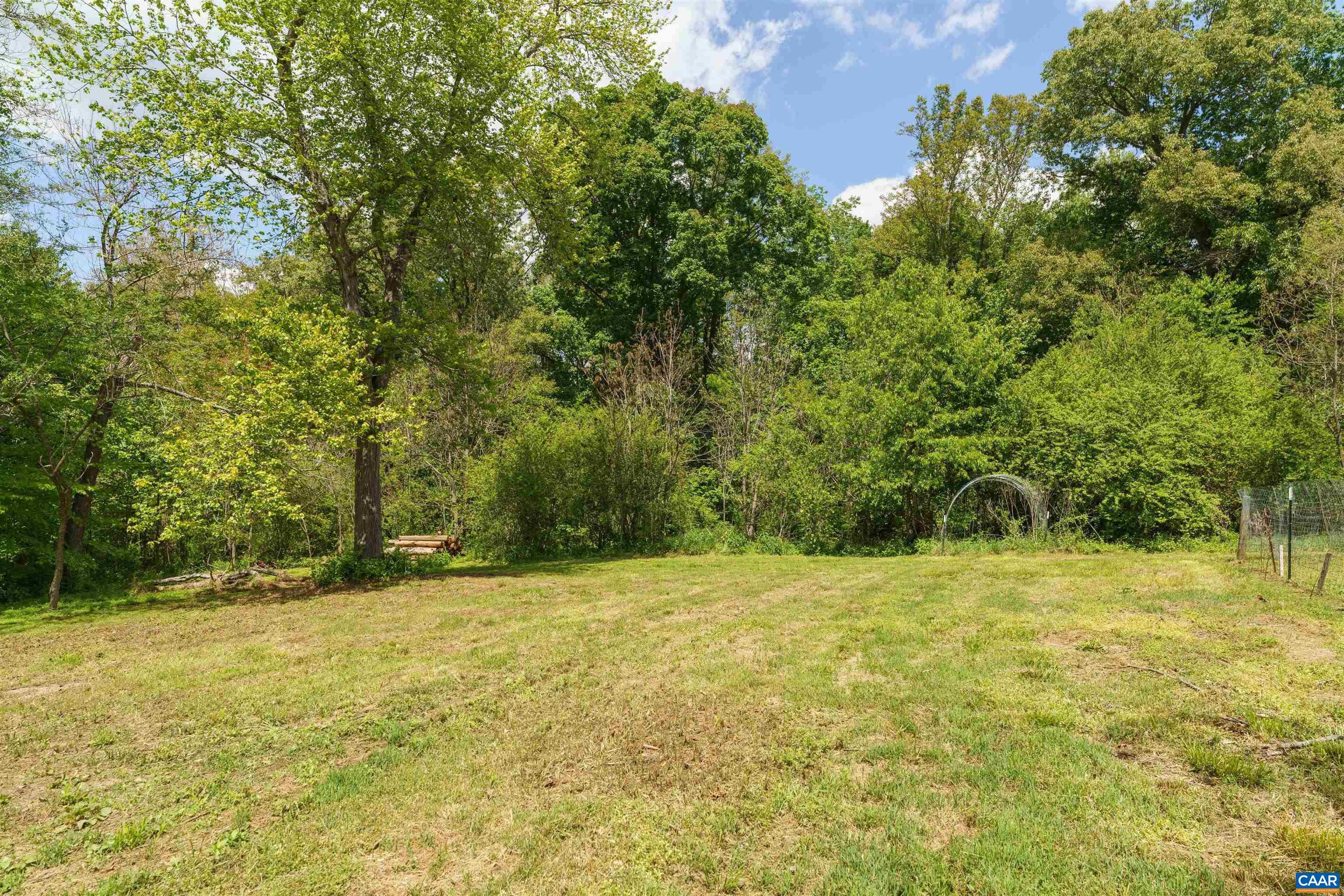 418 James River Road Scottsville, VA 24590 - Photo 46 of 61 a view of basketball court