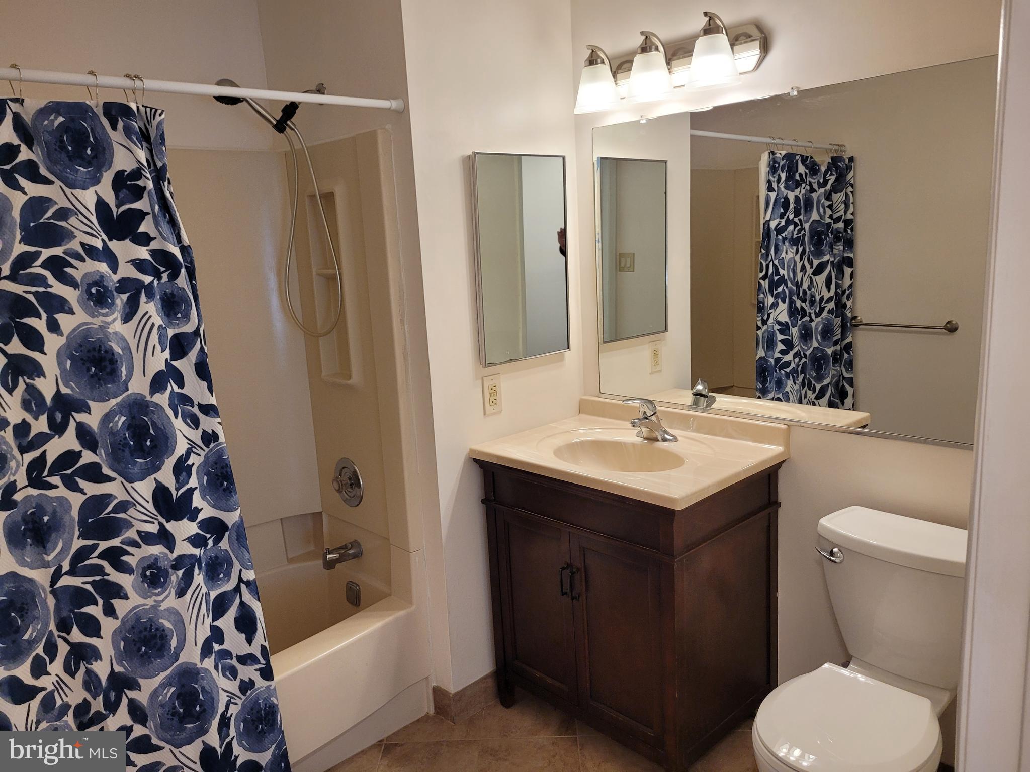 5002A Dunbarton Road Mount Laurel, NJ 08054 - Photo 14 of 16 Main Bathroom