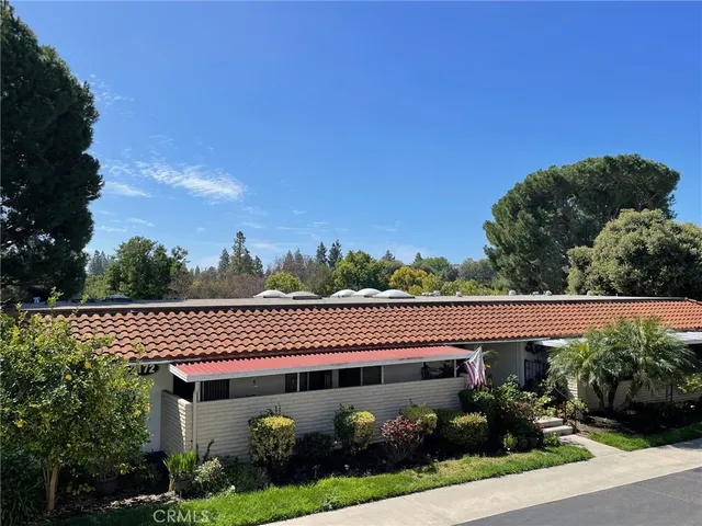 $2,700 | 2192 Via Mariposa East, Unit D, Laguna Woods, CA 92637