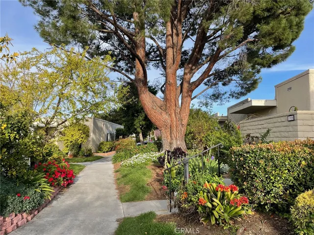 $2,700 | 2192 Via Mariposa East, Unit D, Laguna Woods, CA 92637