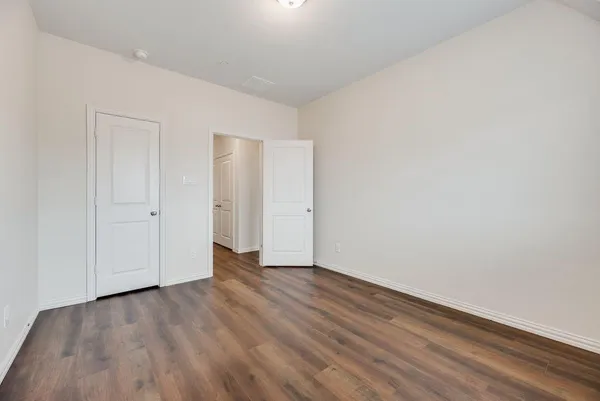 $2,500 | 2559 Sarah Lane, Lewisville, TX 75056