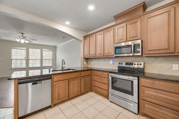 $2,500 | 2559 Sarah Lane, Lewisville, TX 75056